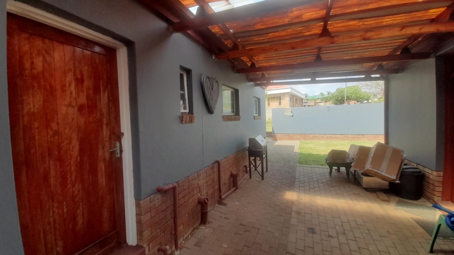 3 Bedroom Property for Sale in Ifafi North West